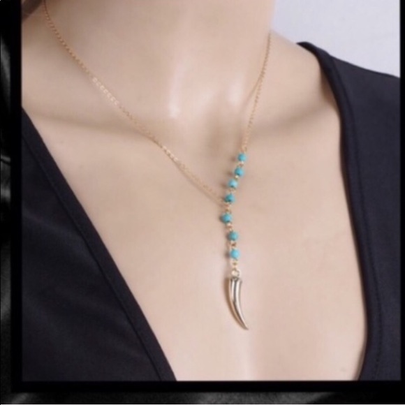 🌟New Gold Horn Necklace🌟 - Picture 3 of 4